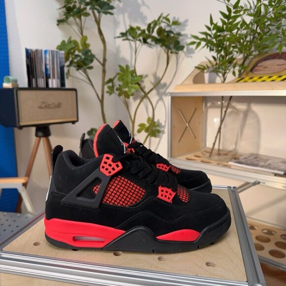 Legendary Jordans Looking for a New Story - Picture 5 of 7